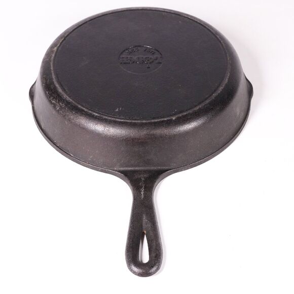 Lodge Cast Iron Skillet 10" Frying Pan Camping Cookware Camper Cooking Black - Picture 4 of 6